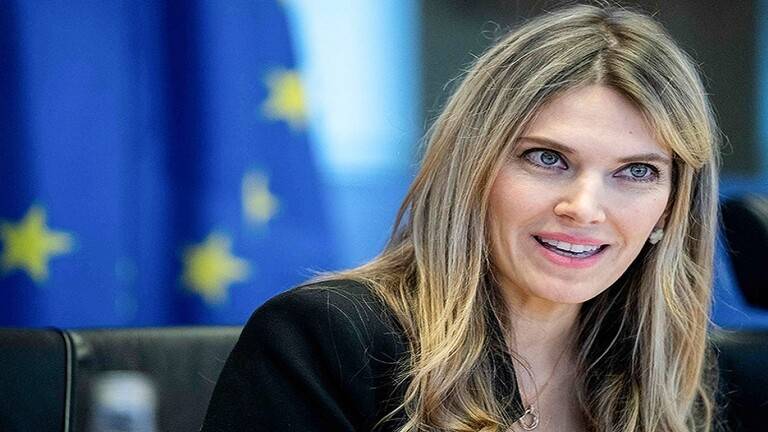الإتحاد الأوروبي يقيل نائبة رئيسة البرلمان الأوروبي إيفا كايلي