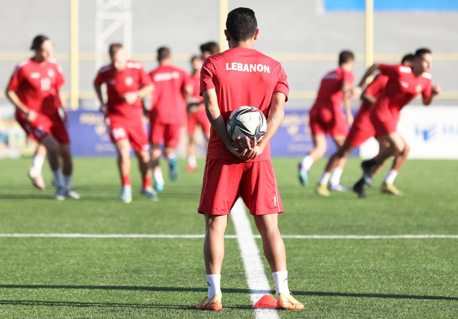 أي منتخب كروي لبناني نريد؟