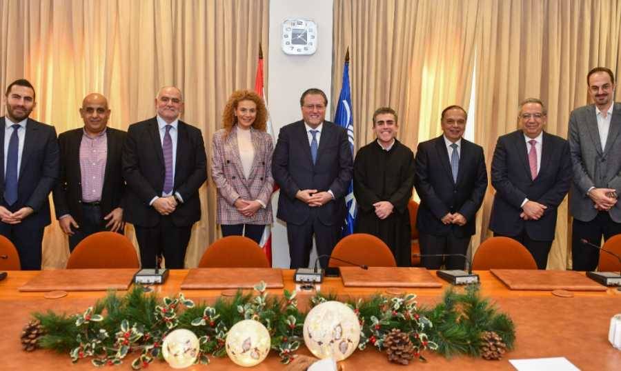 وفد من الهيئات الاقتصادية زار جامعة "الكسليك"