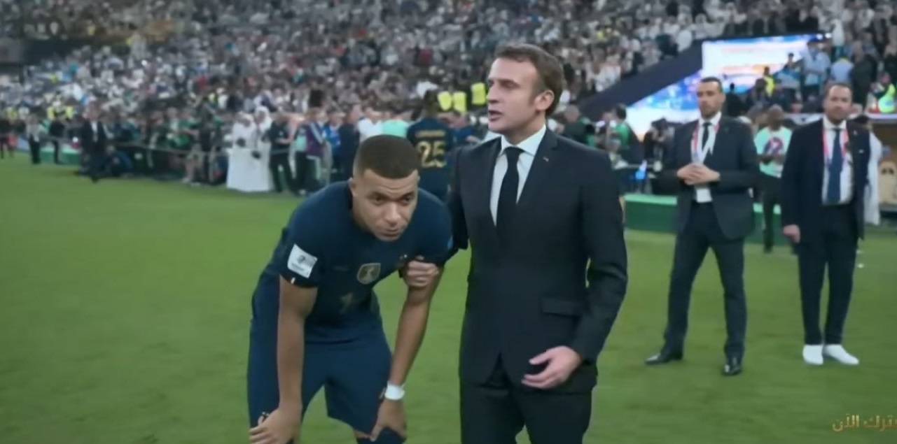 ماكرون في أرض الملعب ومبابي ثاني لاعب في التاريخ يسجل ثلاثية في النهائي