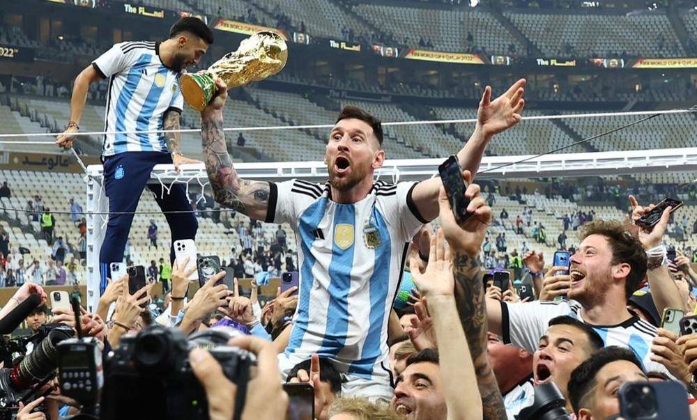 ميسي لن يعتزل دولياً: هيا أرجنتين.. أراكم قريباً جداً