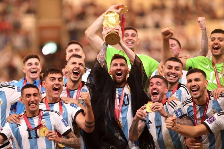السياسيون يهنئون: مبروك ميسي وشكراً مبابي وقطر رفعت اسم العرب عالياً