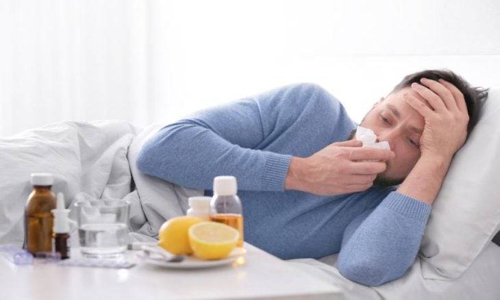 نصائح للوقاية والتخفيف من نزلات البرد والإنفلونزا وكوفيد هذا الشتاء