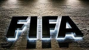 تغريدة لـ"الفيفا"عن ميسي تفجّر غضب عشاق رونالدو