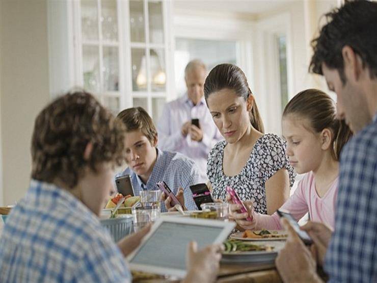 «لكن» أوقاتنا الكافرة مجرد هاتف محمول