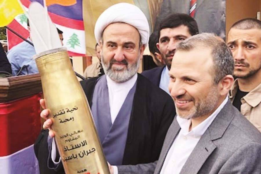 باسيل يعمل بصعوبة على ترميم العلاقة مع حزب الله
ولن يتنازل عن ترشحه بعد ترتيب أوراقه