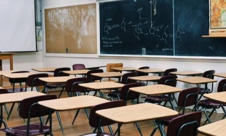 متعاقدو المدارس والثانويات: إن أردتم استكمال العام الدراسي عالجوا قضايانا قبل 5 المقبل