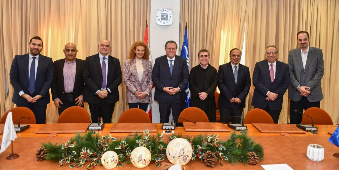 وفد من الهيئات الاقتصادية برئاسة شقير زار جامعة الروح القدس