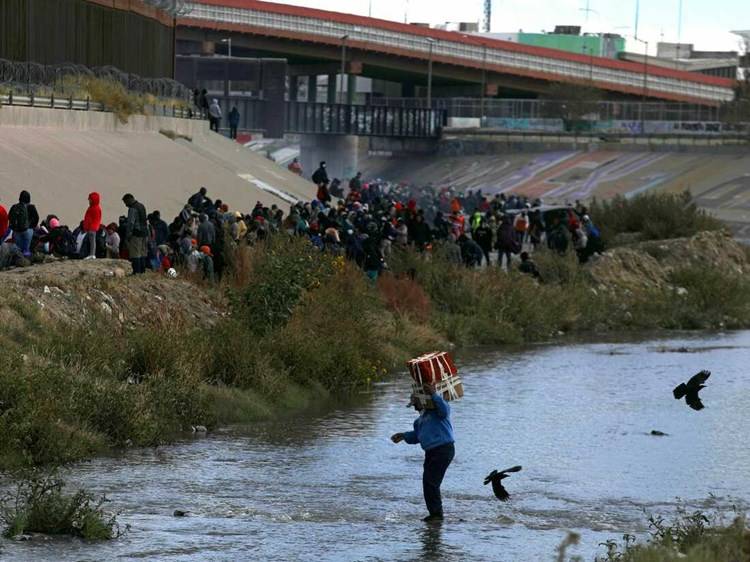 طالبو اللجوء بالآلاف على الحدود الأميركية