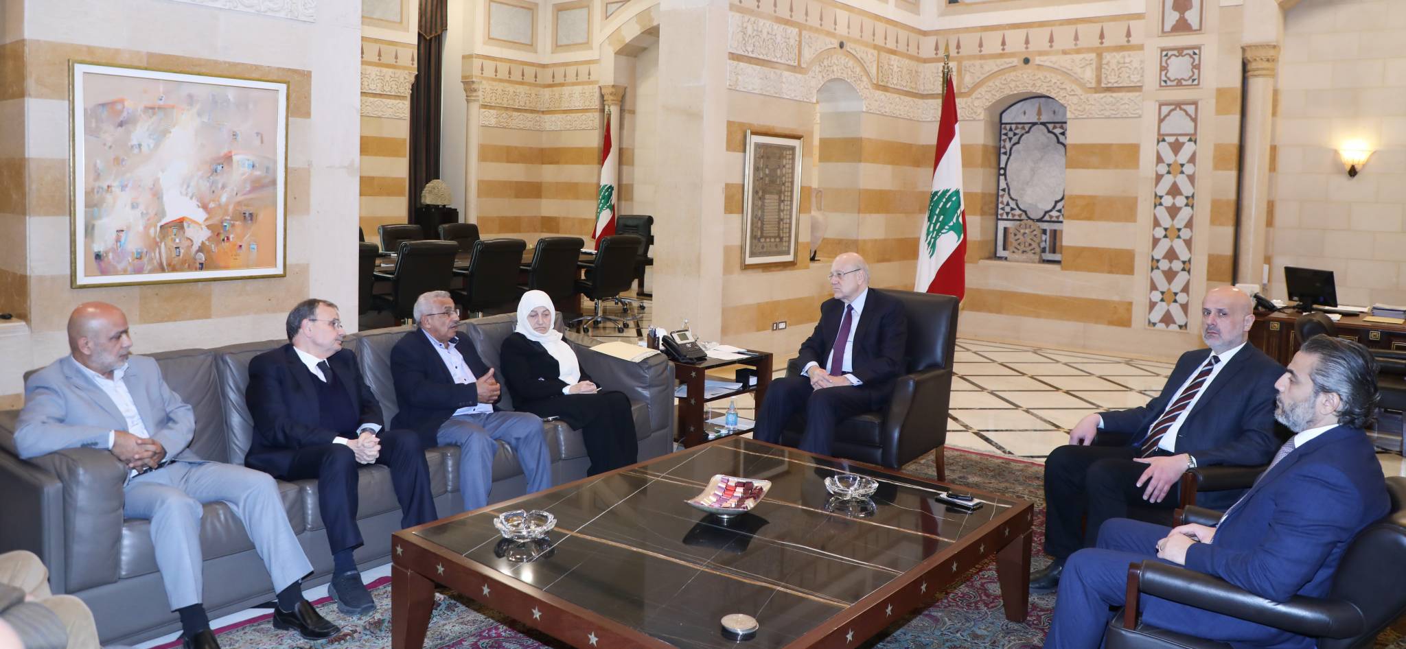 ميقاتي عرض الأوضاع البيئيّة
مع نائبي صيدا وبهيّة الحريري