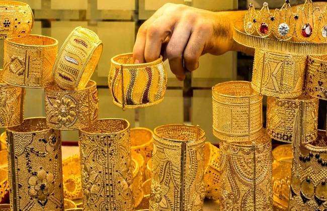 قفزة في أسعار الذهب بمصر مع ضعف الجنيه