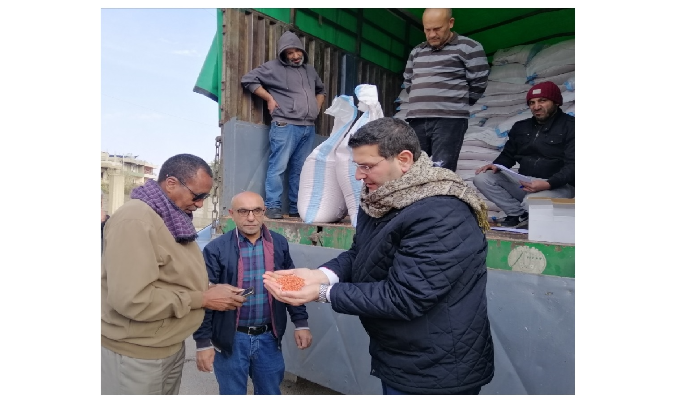 الحاج حسن وزع بذار القمح على 850 مزارعا :
البقاع هو المساهم الاكبر في امننا الغذائي