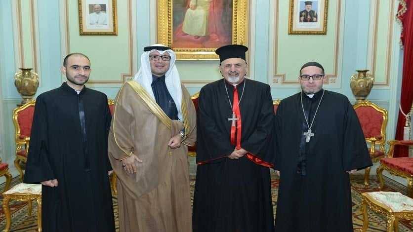 بخاري زار البطريرك يونان
وتأكيد انتخاب رئيس يجمع اللبنانيين