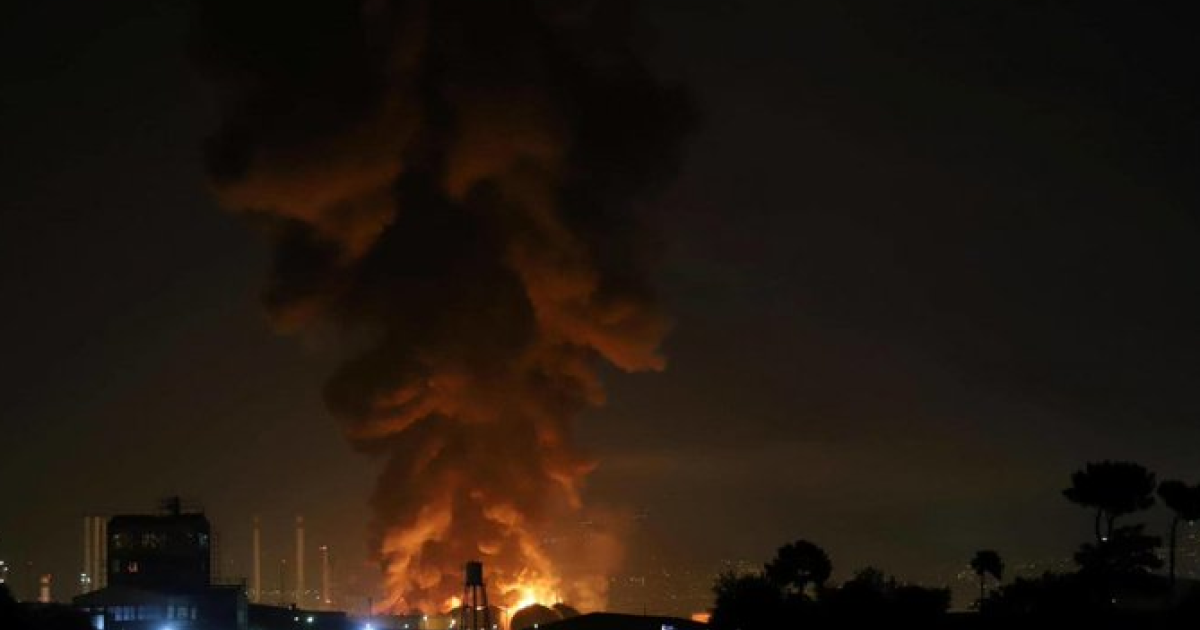 أكثر من 40 جريحا بانفجار في مصنع غربي إيران