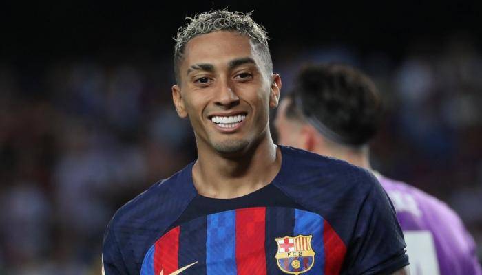 برشلونة ينوي التخلص من رافينيا ويحدد بديله