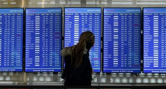 إلغاء 2000 رحلة طيران في أمريكا بسبب العاصفة الشتوية