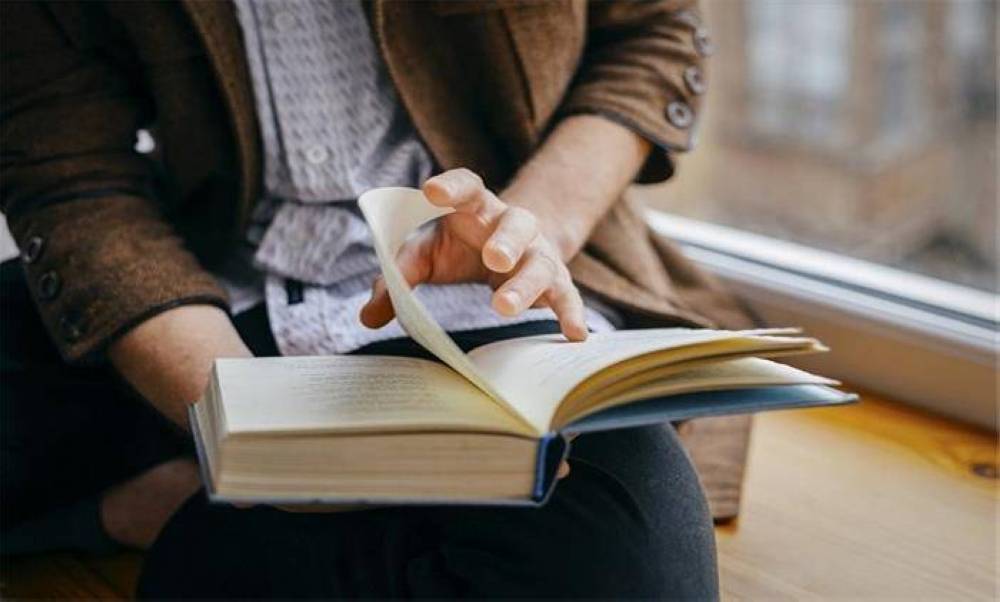 دراسة تكشف .. القراءة تقوي ذاكرة كبار السن