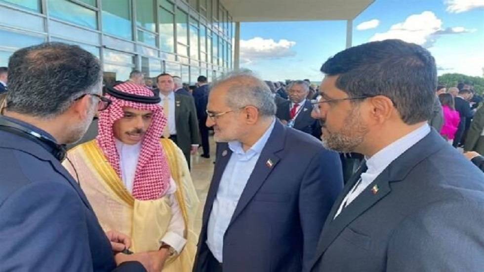 ماذا دار في اللقاء الذي جمع مساعد الرئيس الإيراني ووزير الخارجية السعودي؟