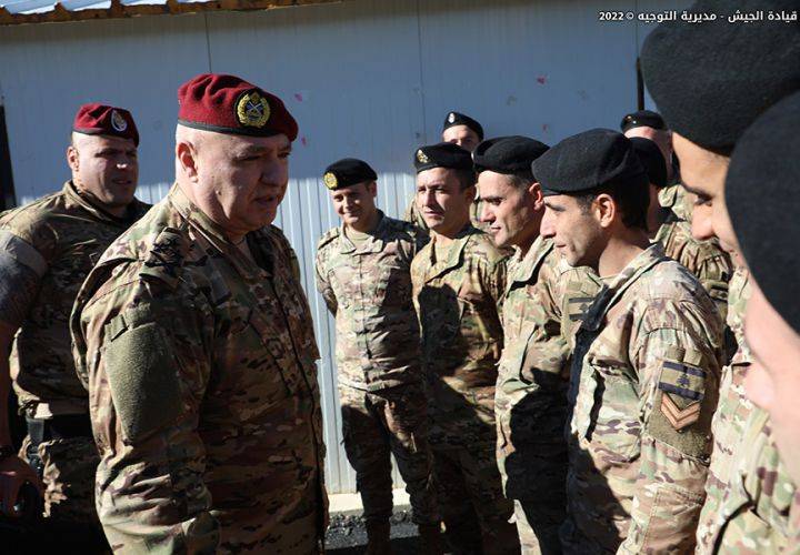 افتتح طريقا يصل بين عدد من مراكز فوج الحدود البريّة الرابع
قائد الجيش: لبنان سيبقى بوجود الجيش
ولا بدّ من التحلّي بالصبر حتى انجلاء الأزمة