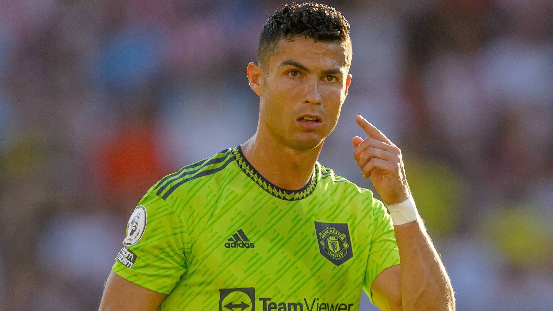 عقوبة انكليزية على رونالدو قد تؤجل مشاركته مع النصر السعودي