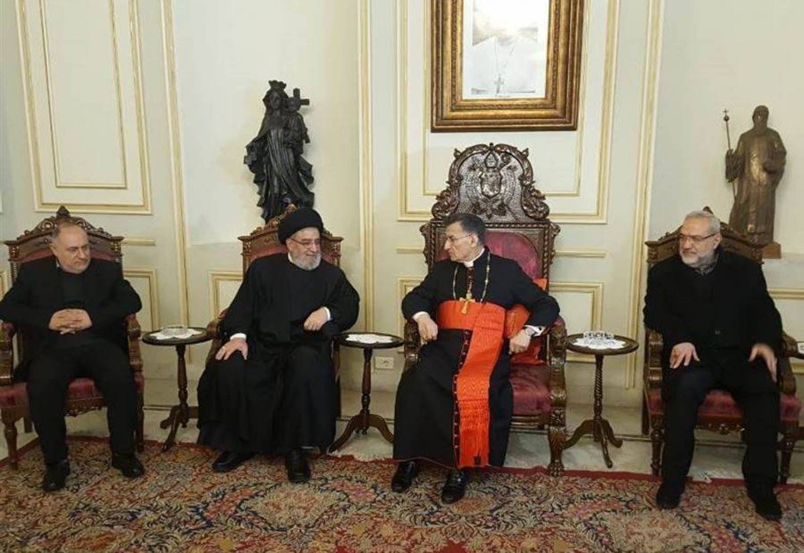 حزب الله في بكركي .... "بلّش الجدّ"