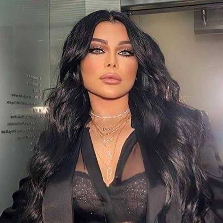 بالفيديو: موقف لافت لهيفاء وهبي في عزاء وديع جورج وسوف