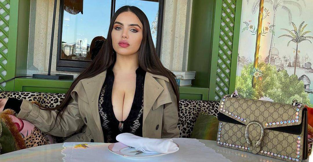 نور الساحلي..فخامة وأناقة تواكب الموضة العالمية