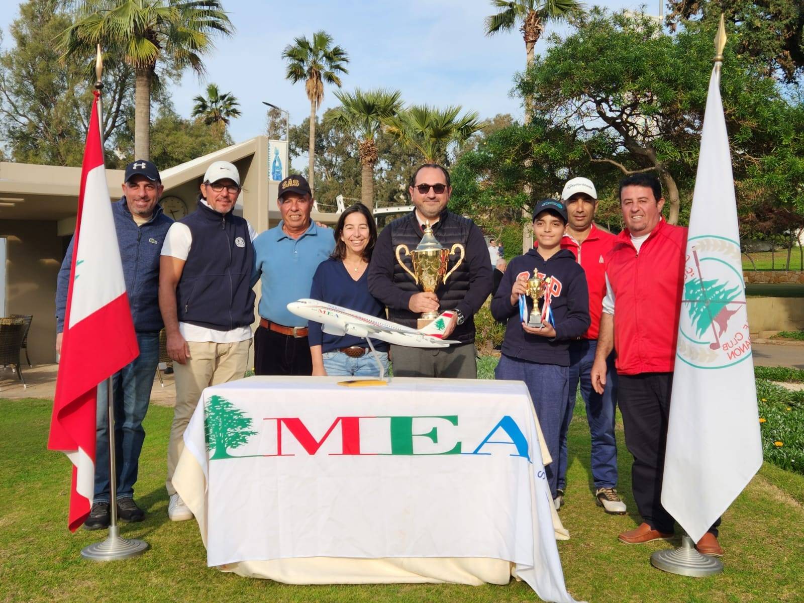 كأس التحدي في الغولف Hole In 1  
الكابتن طيّار عزيز في المركز الأول