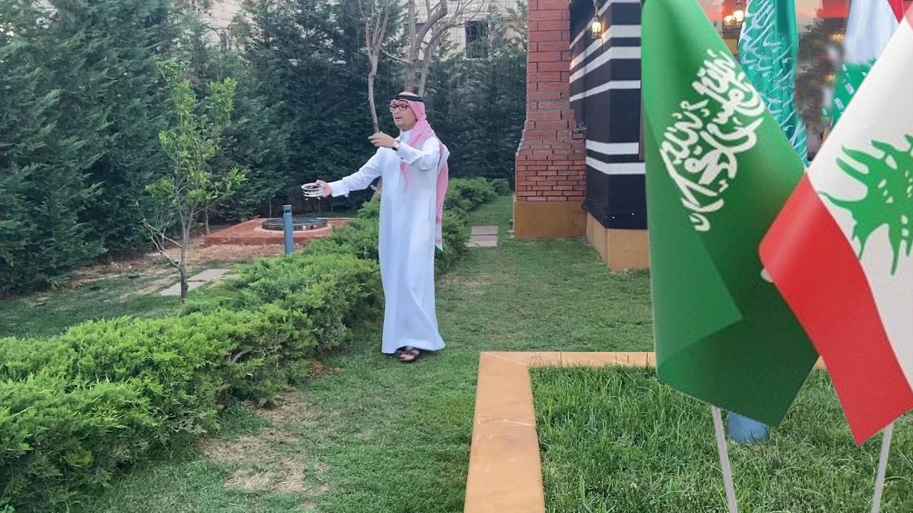 هذا ما فعله السفير السعودي في باريس