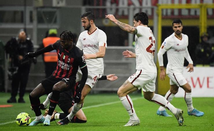 7 دقائق مجنونة بين روما وميلان تنهي المباراة بالتعادل (2-2)