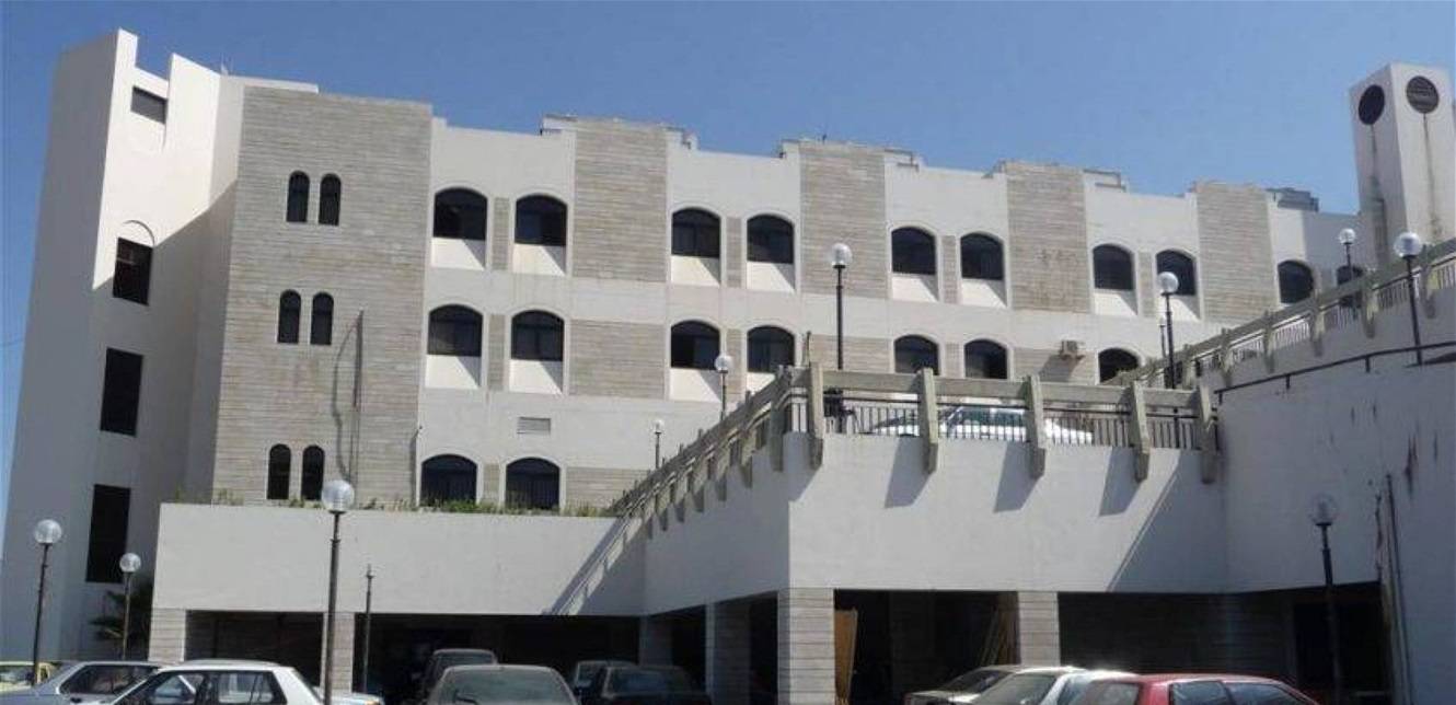تدشين مشروع الطاقة المتجددة في مستشفى سبلين الحكومي