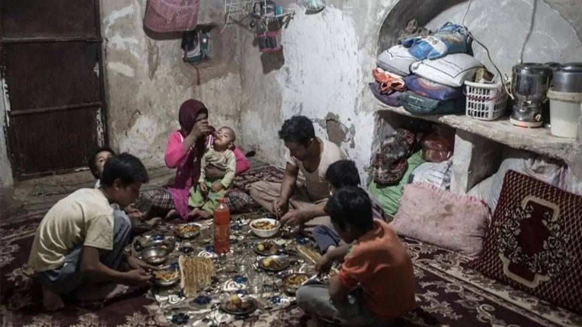 مآدب النواب في طرابلس والشمال...
أموال تبذر... وعائلات لا تجد قوت يومها