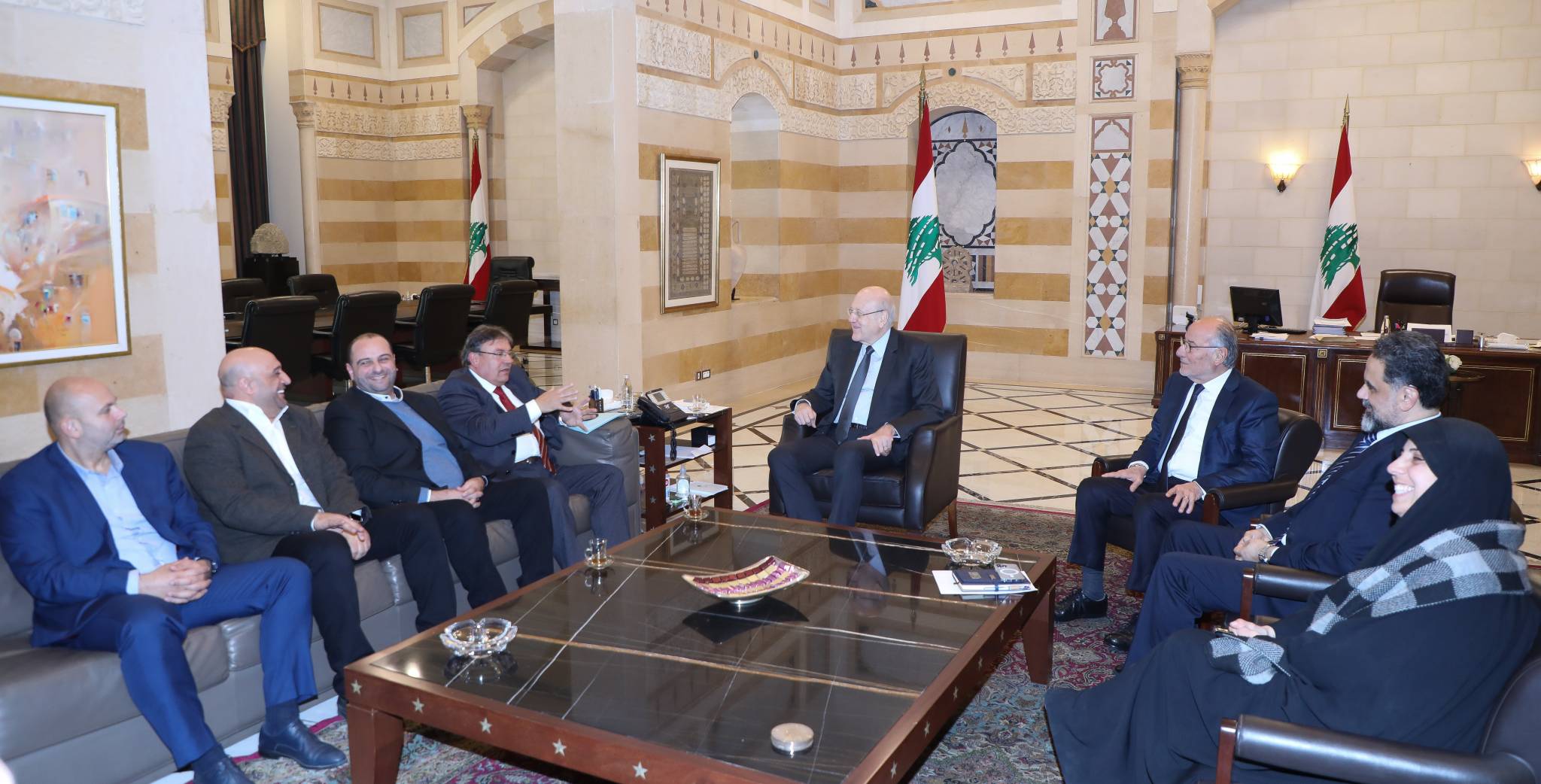 وفد أميركي أكد وجوب دعم لبنان وإيجاد تسوية لمصلحة شعبه
ميقاتي وعد بالتدخّل في مطالب تربويّة - زراعيّة وسياسيّة
الحلبي: لإنقاذ العام الدراسي... وأولويّة التعليم للتلامذة اللبنانيين