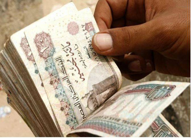 الدولار يواصل الارتفاع في مصر