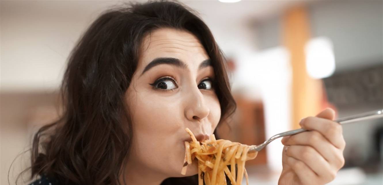 ما سبب رغبة الحامل في تناول المعكرونة؟