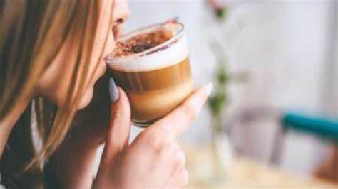 لعشّاق القهوة مع الحليب... احذروا من هذه الأضرار