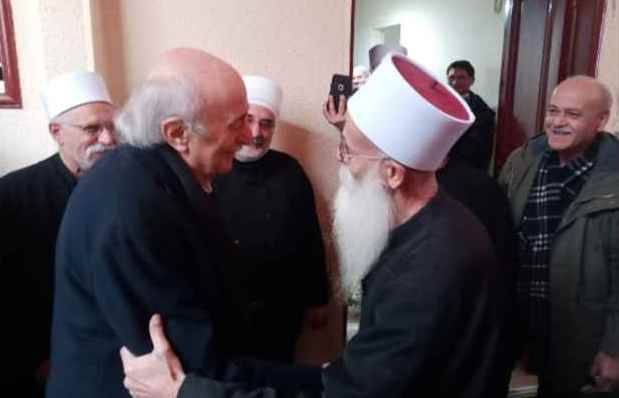 جنبلاط زار مرجعيات روحيّة في المتن:
لا اهتمام دولياً بلبنان ونعيش فوضى عالميّة