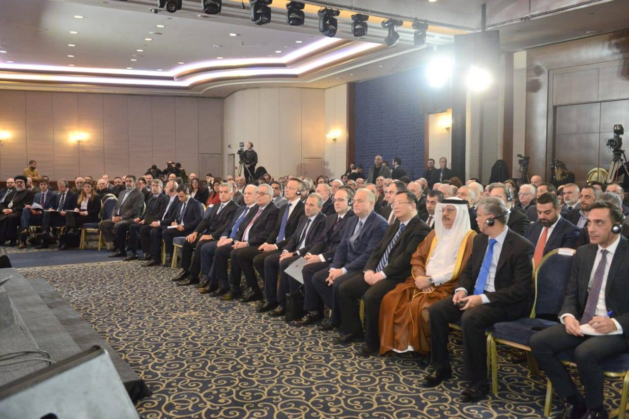 مؤتمر "التيار" عن النزوح "تظاهرة" سياسيّة ودبلوماسيّة
حزب الله يشيد بالخطوة ويحذر من تفاقم الأوضاع..وأرقام صادمة للأمن العام!