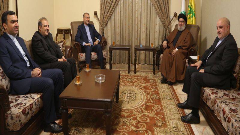 التقى بري وميقاتي وبو حبيب وبحث مع نصر الله المستجدّات
عبداللهيان: لا نتدخّل بأمور لبنان الداخليّة وندعو للتحاور بين التيارات
... مستعدّون لتزويد لبنان بالفيول وتأهيله بمعامل للكهرباء