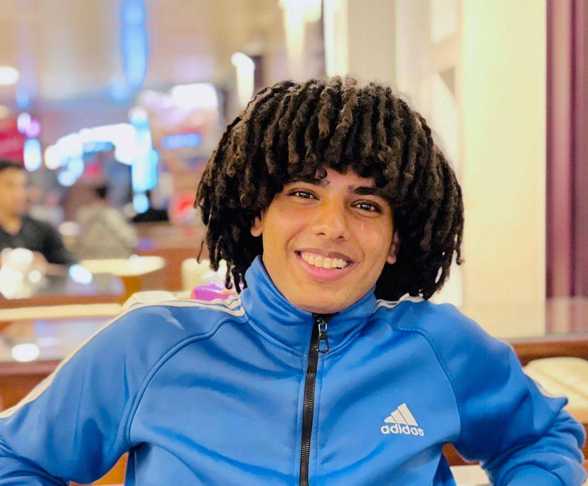 الفنان محمد زكي يكشف تفاصيل العرض المسرحي "فيمتو ثانية"