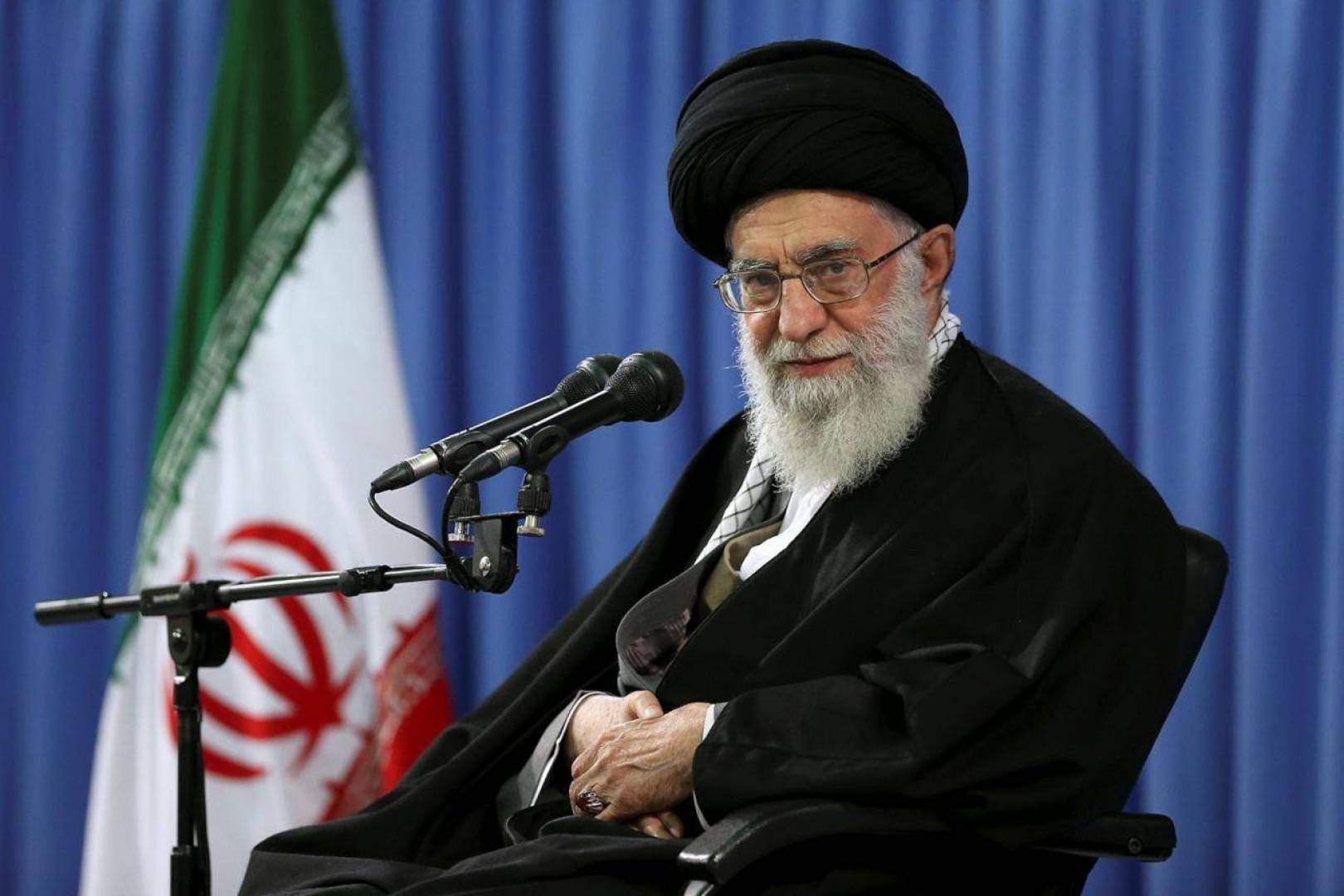 طهران تتوعد مرتكبي اعمال الشغب
خامنئي: أخطأتم في الحساب... ورئيسي: عقوباتكم فاشلة