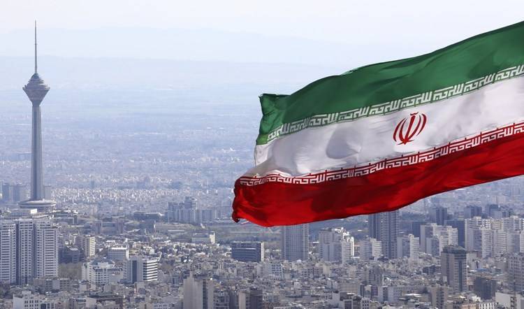 طهران: الجاسوس أكبري لم يكن مساعداً في وزارة الدفاع