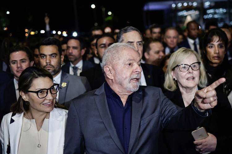 دا سيلفا: مقتحمو القصر الرئاسيّ تلقّوا مساعدة من الداخل