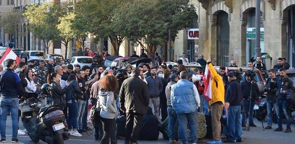 لليوم الثاني... نواب التغيير يواصلون اعتصامهم في المجلس
إحتجاجات وقطع طرق بسبب فشل اختيار رئيس للجمهورية