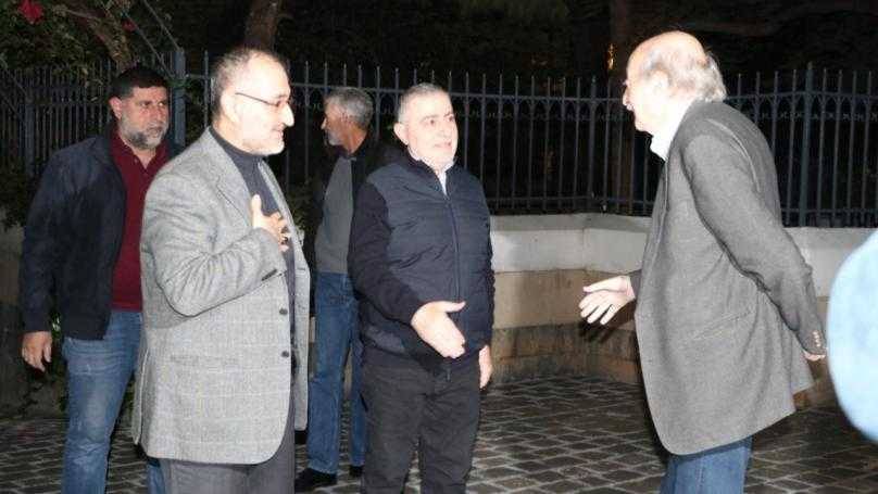 جنبلاط التقى وفداً من حزب الله