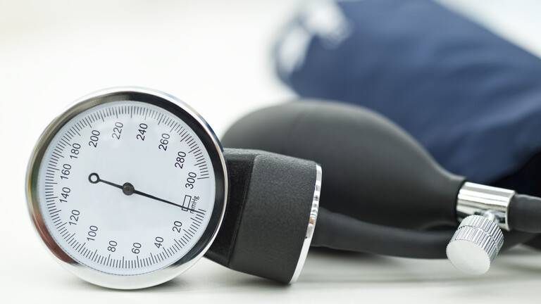 فحص مدته 10 دقائق يحل مشكلة استمرت 60 عاما "باكتشاف السبب الأكثر شيوعا لارتفاع ضغط الدم وعلاجه"