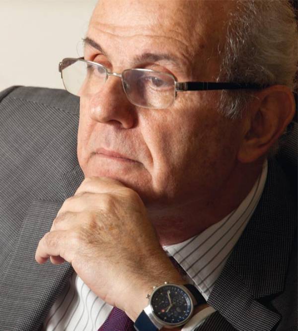 «لبنان انهار صحياً بعد ارتفاع الكلفة وعدم قدرة الجهات الضامنة على التغطية»
سلهب : نحن بحاجة الى جراح لبتر «الغرغرينا» السياسية