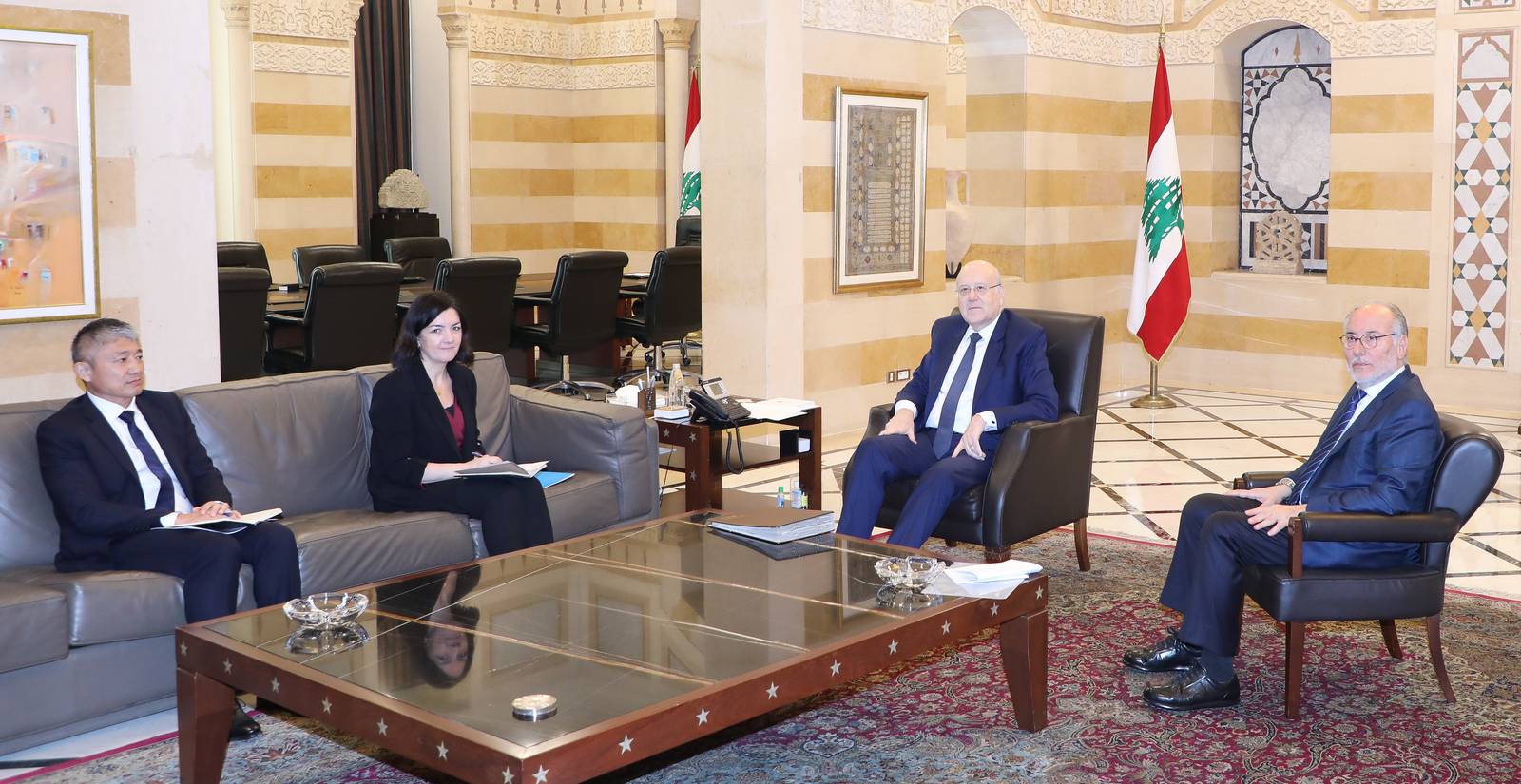 الدول المانحة تطالب بكشوفات مالية عن كيفية صرف المساعدات للتربية
وتدعو الى تخفيف الأعباء عبر «دمج الطلاب السوريين»
