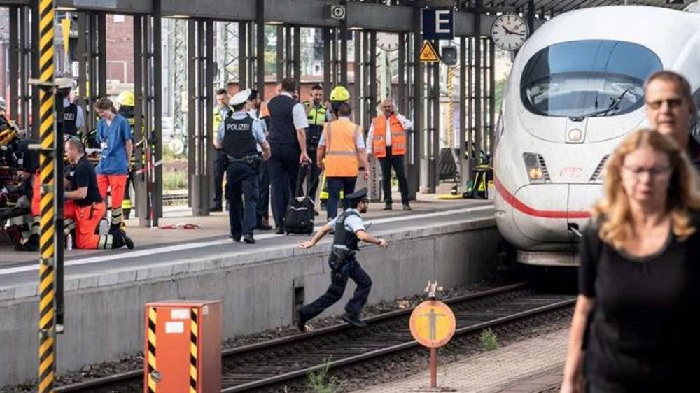 قتيلان و5 جرحى بحادث طعن على متن قطار في ألمانيا