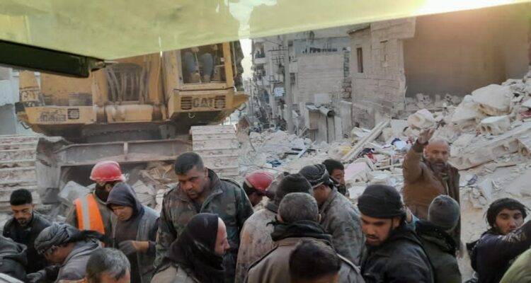 مسلحون يهاجمون مبنى بلدية مقديشو بسيارة مفخخة